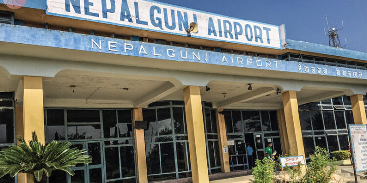 श्रोत नखुलेको रु २६ लाखसहित सरकारी कर्मचारी पक्राउ