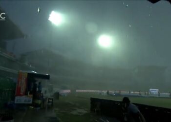 वर्षाका कारण भारत र पाकिस्तानबीचकाे खेल राेकियाे