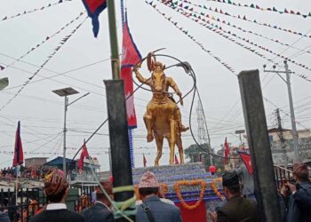 पुर्वराजा ज्ञानेन्द्र शाहद्वारा पृथ्वीनारायण शाहको शालिक अनावरण