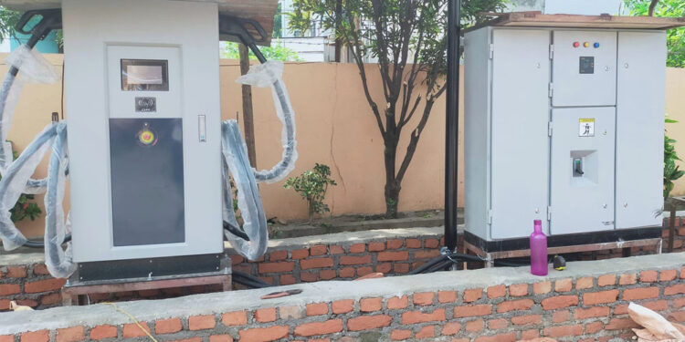 करोड लगानीमा फास्ट चार्जिङ स्टेशन