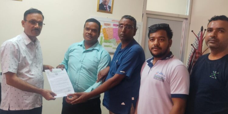 बिषादीमा लगाएको मुल्य अभिबृद्धि कर हटाउन माग गर्दै प्रधानमन्त्रीलाई ज्ञापन पत्र