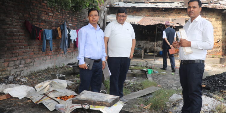 बजार अनुगमनकाे क्रममा कैफियत देखिएका दुई बेकरी उद्योगलाई ७५ हजार जरिवना