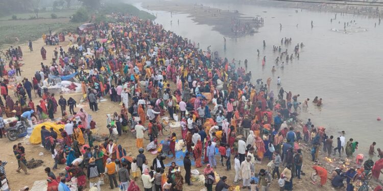 ठूलो रामघाट मेला भर्न श्रद्धालु भक्तजनको घुइँचो