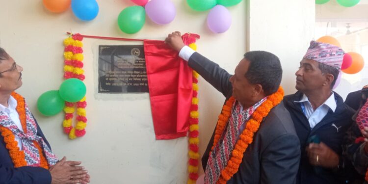 कार्यकारी निर्देशक घिसिङद्वारा तौलिहवा वितरण केन्द्रको नयाँ प्रशासनीक भवनको उद्घाटन
