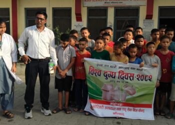 विश्व दुग्ध दिवसमा बालगृहका बालबालिकालाई दुग्धजन्य पदार्थ वितरण