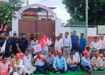 मलखादको सहज आपुर्ति र कालोबजरी अन्त्य गर्नु पर्ने माग गर्दै जसपा नेपालद्वारा धर्ना