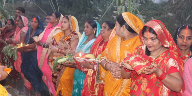 कपिलवस्तुका ६५ स्थानबाट दिइयो सूर्यलाई अर्घ