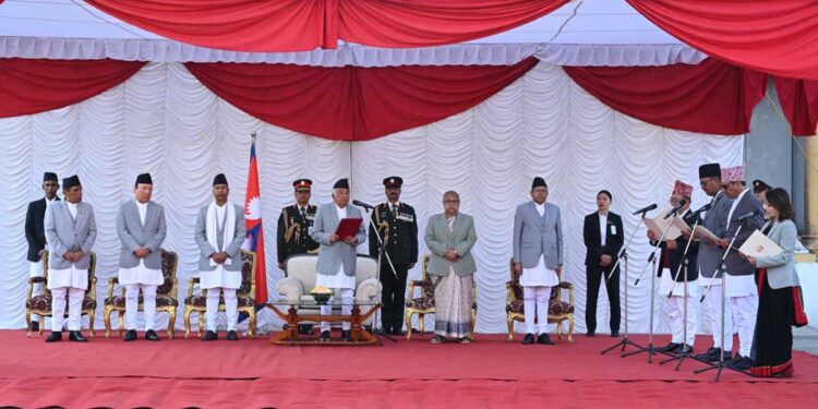 मन्त्रिपरिषद् विस्तार : चार मन्त्रीले राष्ट्रपतिसमक्ष लिनुभयो शपथ