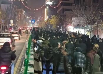 इरानमा दुई हप्तादेखि सरकार विरोधी प्रदर्शन : इन्टरनेट र टेलिफोन सेवा समेत बन्द