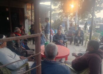 कपिलबस्तु वडा नंं ६ का विभिन्न स्थानमा कांग्रेस उम्मेदवार आचार्यको भेटघाट