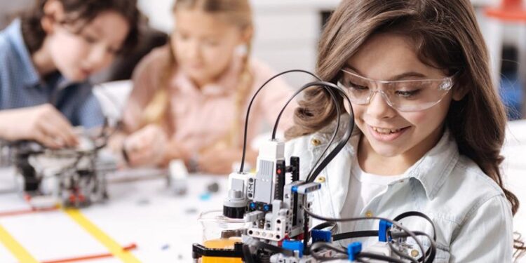 विज्ञानमा महिला तथा बालिकाको सहभागिता बढाउनुपर्नेमा जोड