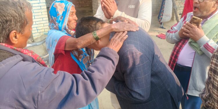 कांग्रेस उम्मेदवार आचार्यको यशोधरामा घरदैलो