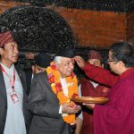 ढालियो इन्द्रजात्राको लिङ्गो, राष्ट्रपतिद्वारा कुमारीसँग टीका प्रसाद ग्रहण